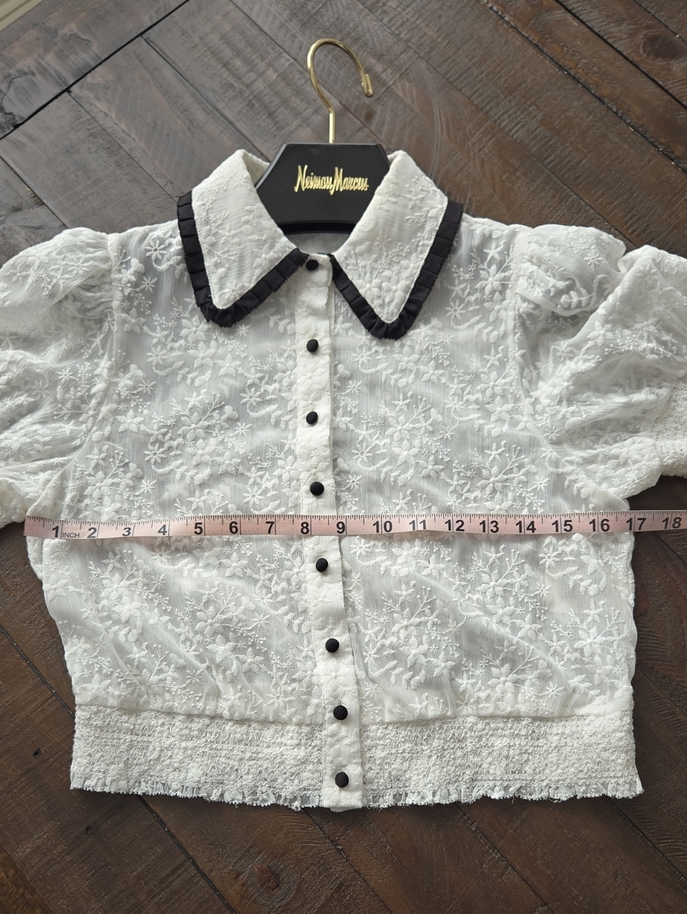 Alice + Olivia Tamra Puff Sleeve Embroidered Top - Picture 7 of 11